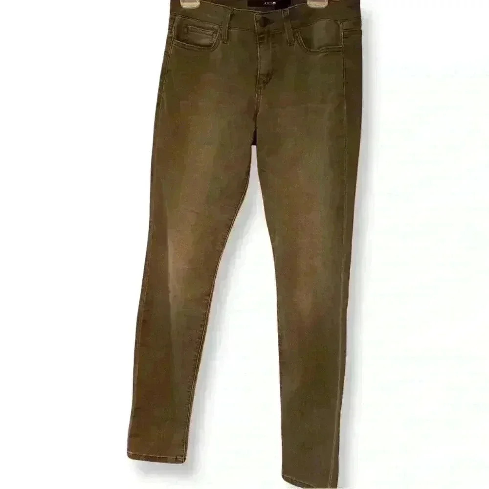 Gray Joe's Skinny Jean in a Size 29